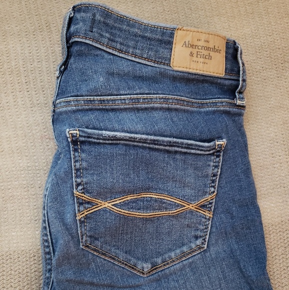 High Rise Jeans - Picture 4 of 4